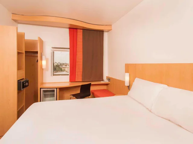 غرفة بريميوم بسرير مزدوج، Ibis Lagos Ikeja 2/5