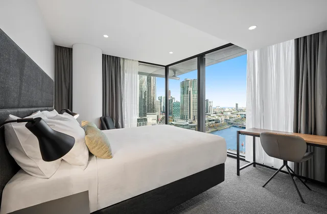 Room, Double or Twin Bed, Vibe Hotel Melbourne 2/6