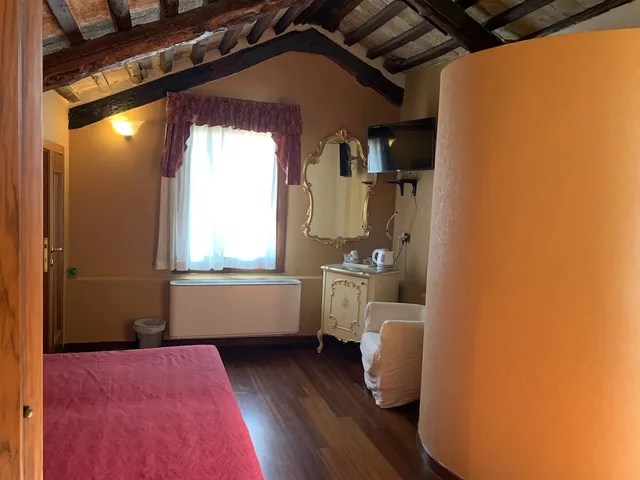 غرفة سوبيريور بسرير مزدوج، Locanda Poste Vecie 2/10