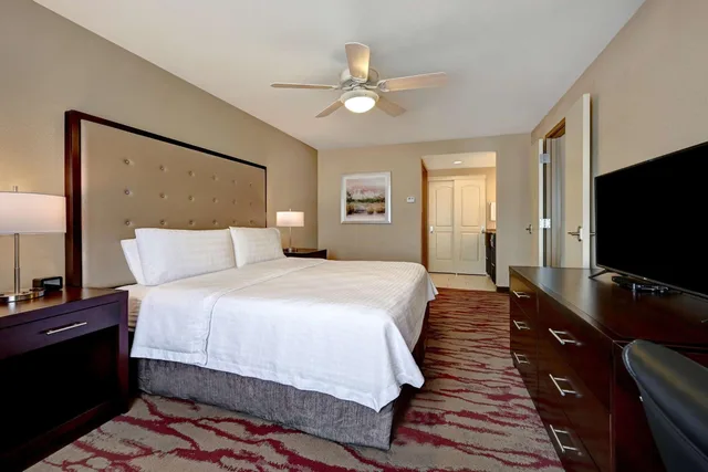 جناح بسرير كينج بغرفة نوم واحدة مع أريكة، Homewood Suites by Hilton Albuquerque Airport 2/5