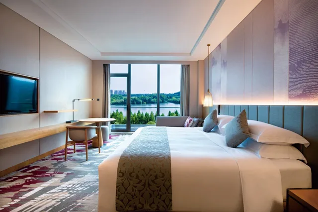 غرفة قياسية بسرير فردي، Crowne Plaza Huzhou 1/5