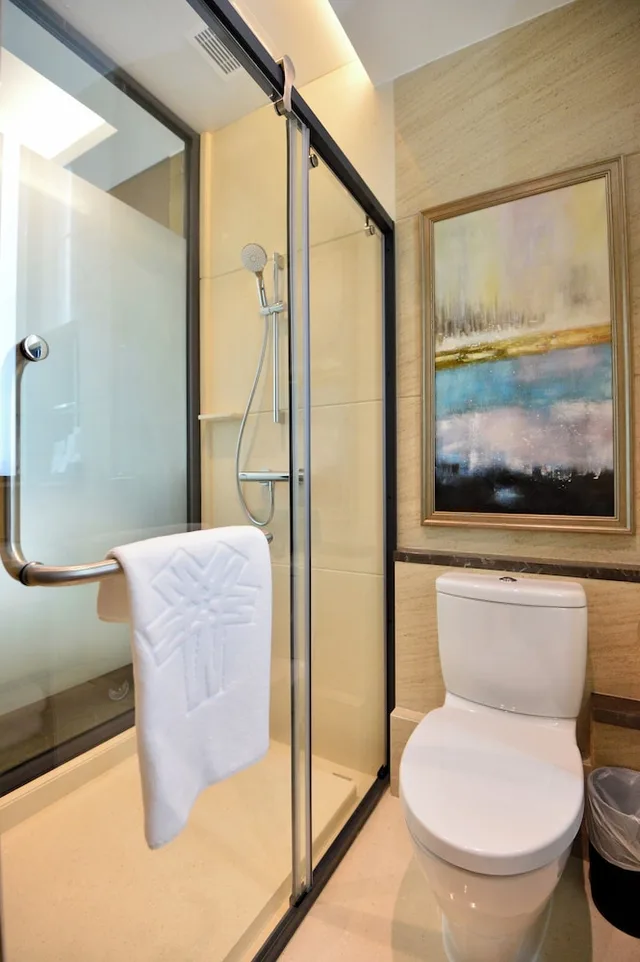 Deluxe, 2 Double Beds, Kew Green Hotel Mongkok 2/3