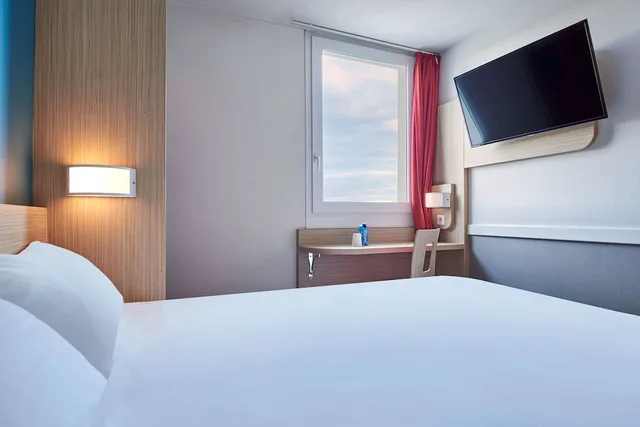 غرفة سوبيريور بسرير مزدوج، Kyriad Direct Mont De Marsan - St Avit 2/10