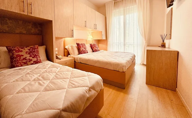 غرفة ثلاثية بسرير كينج وسرير فردي، HOTEL MIRAMARE 3/6