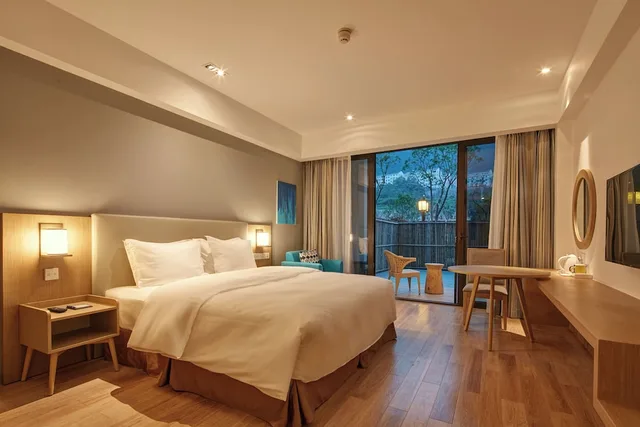 غرفة قياسية بسرير كينج بإطلالة على الجبل، HOLIDAY INN EXPRESS ZHEJIANG QIANXIA LAKE 4/5