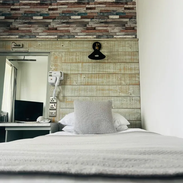 غرفة مفردة، Inn On The Prom 1/3
