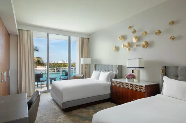 Room, 2 Queen Beds, with View, Balcony, Ritz Carlton Bal Harbour 1/2