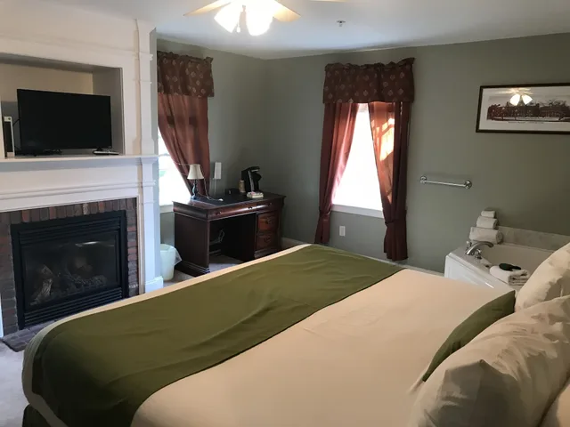 جناح بسرير كينج، Essex Street Inn & Suites, an Ascend Collection Hotel 2/10