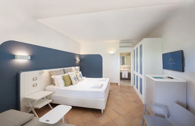 Pool, Double Bed، Chia Laguna - Hotel Village 2/13