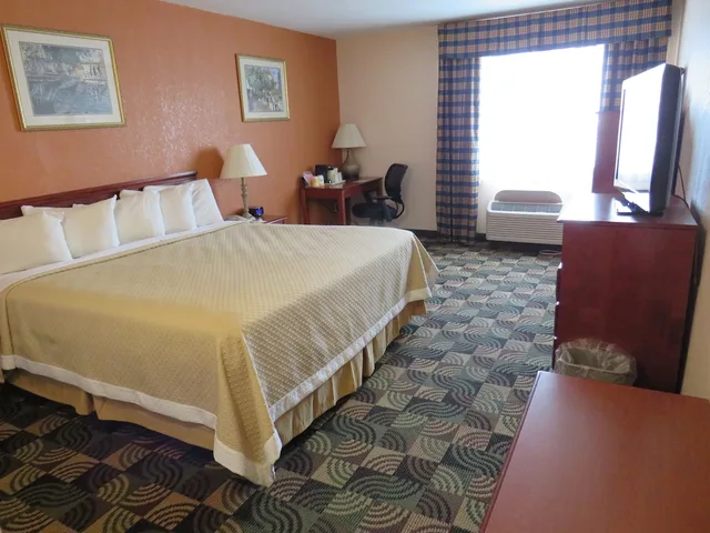 غرفة قياسية بسرير كينج لذوي الإعاقة، Days Inn by Wyndham Hillsdale 2/10