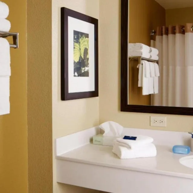 غرفة بسريرين مزدوجين بمطبخ لذوي الإعاقة، Studio 6 Extended Stay Fishkill Route 9 NY 5/5