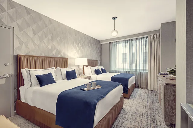 غرفة ديلوكس بسريرين كوين، Artezen Hotel 1/4