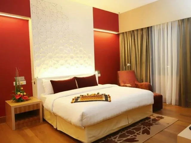 جناح تنفيذي بسرير كينج، Raia Hotel Kota Kinabalu 2/3