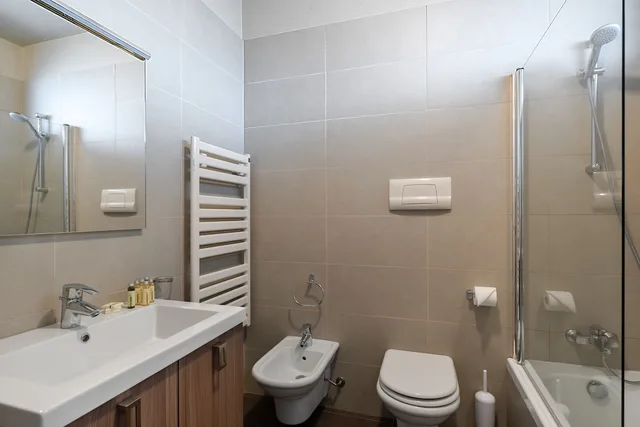 شقة بسريرين كينج بإطلالة على البحيرة بغرفتي نوم مع أريكة، Residence Il Sogno 4/5