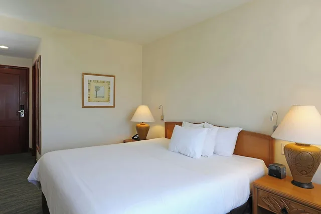 غرفة ديلوكس بسرير كينج بإطلالة جزئية على البحر، Four Points by Sheraton Santo Domingo 5/9