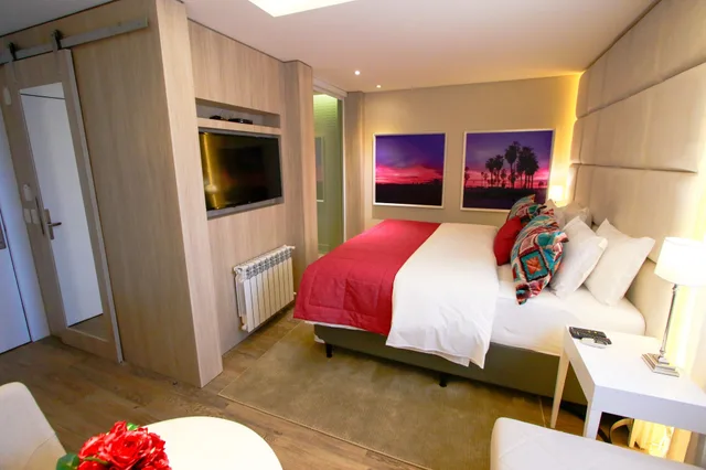 جناح سوبيريور بسرير كينج، Cercano Hotel 1/4