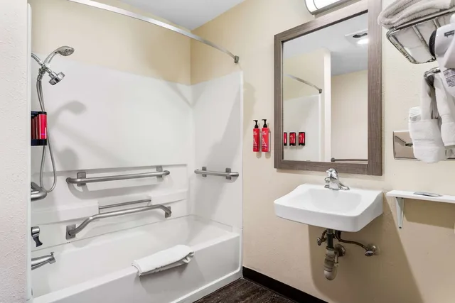 غرفة بسرير كينج لذوي الإعاقة، SureStay Hotel By Best Western Albuquerque Midtown 4/4