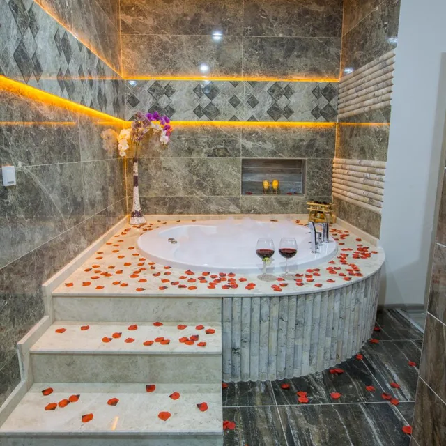 Suite, Hot Tub, Elanis Suites 6/6