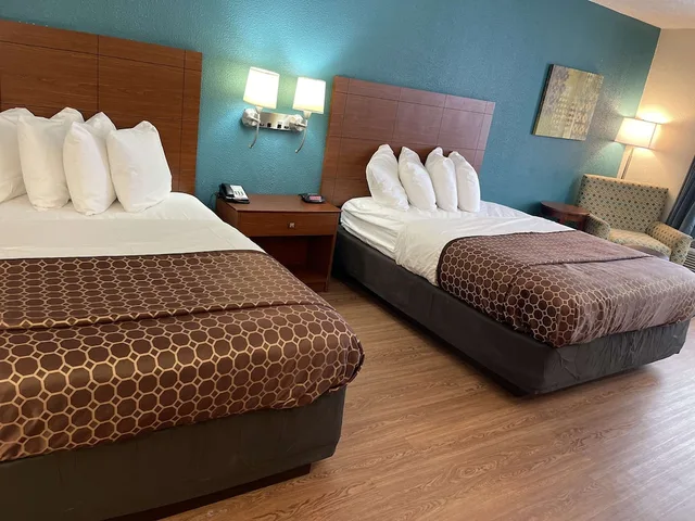 غرفة قياسية بسريرين كوين، Best Western Tallahassee-Downtown Inn & Suites 5/10