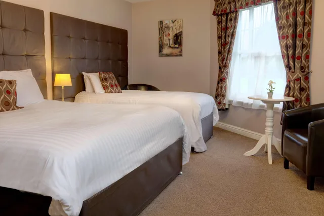 غرفة بسريرين مزدوجين، Best Western Plus Kenwick Park Hotel 1/6