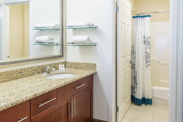 استوديو بسرير كينج مع أريكة لذوي الإعاقة، Residence Inn Sioux Falls 2/4