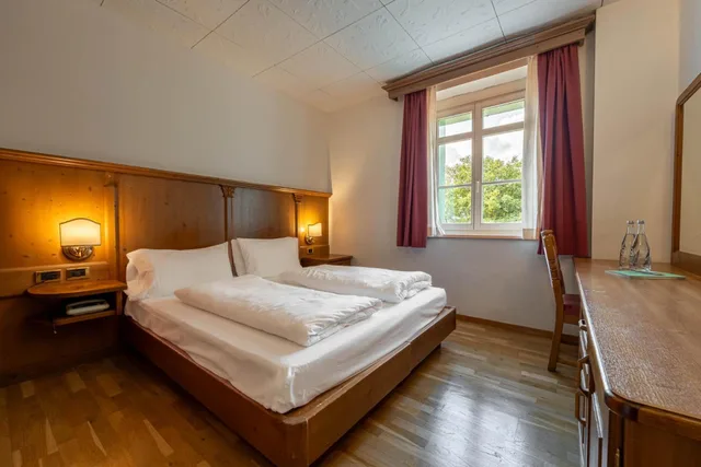 غرفة قياسية بسرير مزدوج أو سريرين منفصلين، Schloss Hotel & Club Dolomiti 3/8