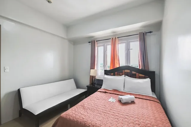 شقة بسرير كوين بغرفة نوم واحدة، Tess and Tessha Condotel near T3 Airport 1/4