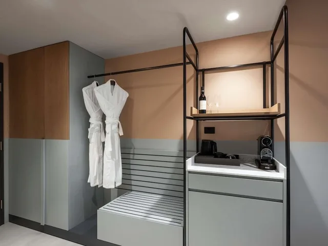 Executive, King Bed, Mercure Melbourne La Trobe Street 9/10
