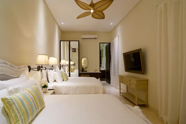 Superior, 2 King Beds, Capellan de Getsemani 3/9