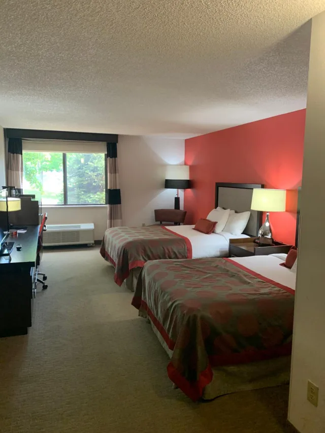 غرفة ديلوكس بسريرين مزدوجين، Ramada by Wyndham Marquette 2/6