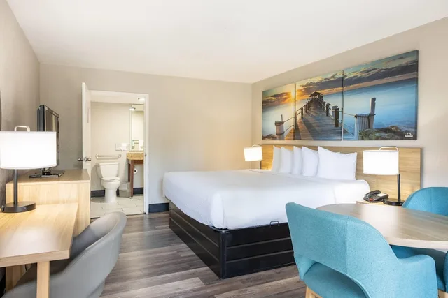 Room, King Bed, Accessible, Days Inn by Wyndham Port Charlotte/Punta Gorda 10/10