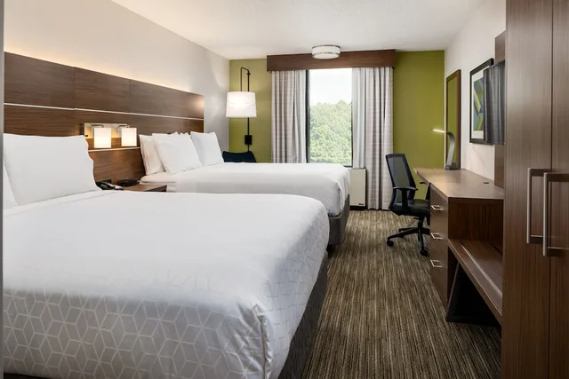 غرفة قياسية بسرير كوين لذوي الإعاقة، Holiday Inn Express Atlanta Airport College Park 1/3