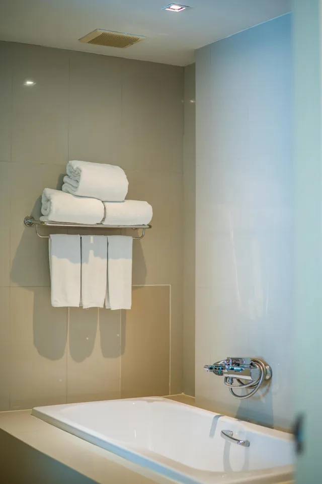Room, Single Bed, with Extra Bed, View Pent، The Lantern Resorts Patong Phuket 9/9