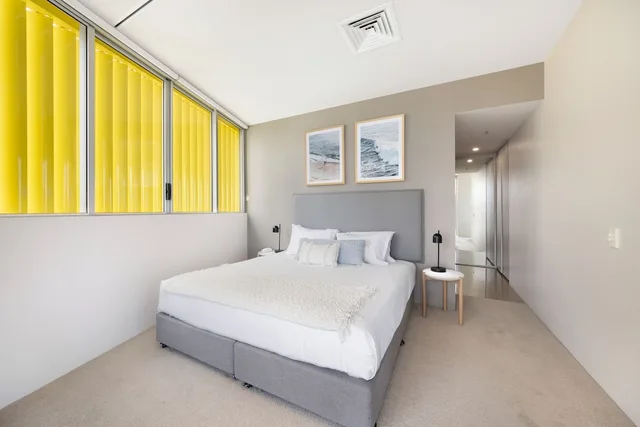 2 Bedrooms, Suite, King and Twin Beds, Ocean View, ULTIQA Air on Broadbeach 4/10