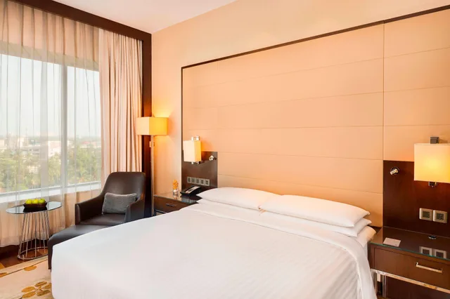 غرفة بسريرين منفصلين بإطلالة على المسبح، KOCHI MARRIOTT HOTEL 3/10