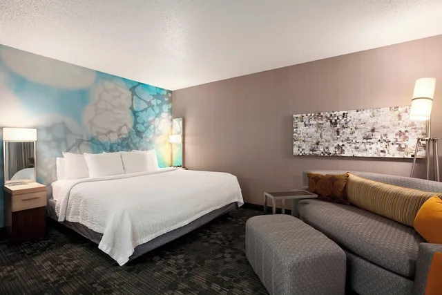 Room, King Bed, Sofa, Accessible, Courtyard Salt Lake City Layton 1/2