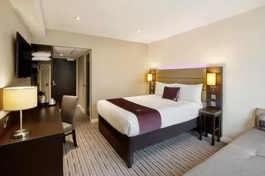 غرفة مفردة بسرير مزدوج، Premier Inn Loughton/Buckhurst Hill 1/1