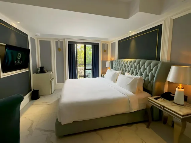 Escape, Balcony، Grand Eska Hotel & Suites 3/3