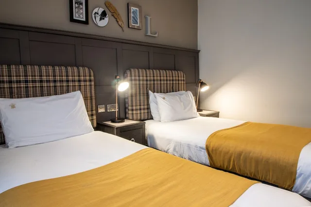 غرفة كلاسيكية بسريرين منفصلين، CBH The Feathers Hotel & Restaurant 1/5