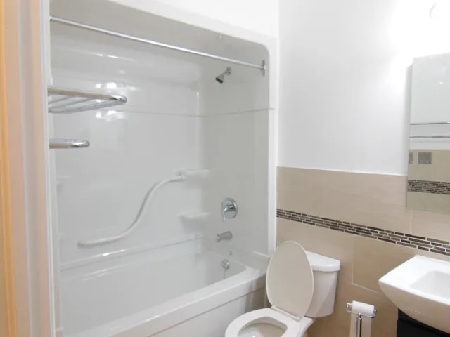غرفة بسرير كينج، Nu Hotel Toronto 9/10