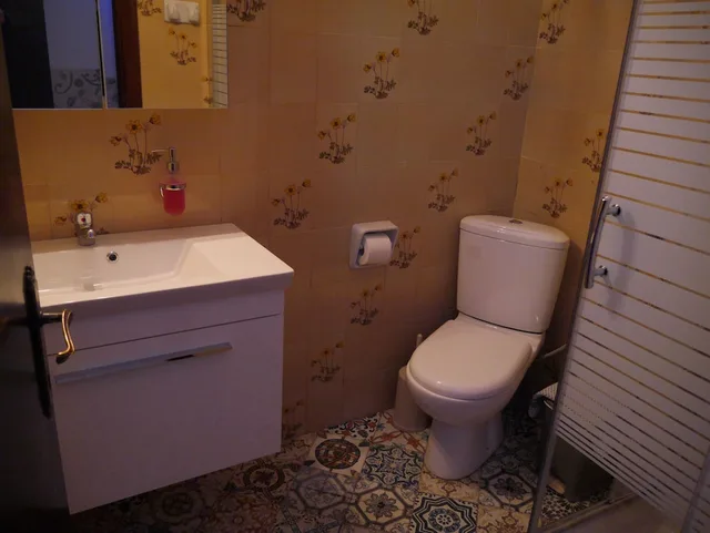 شقة بسرير مزدوج بإطلالة على الحديقة بغرفة نوم واحدة مع أريكة، Blue Sky Apartments 3/4