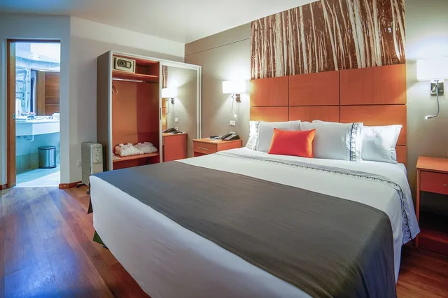 Standard King Bed, Cusco La Paccha Affiliated by Melia 2/4