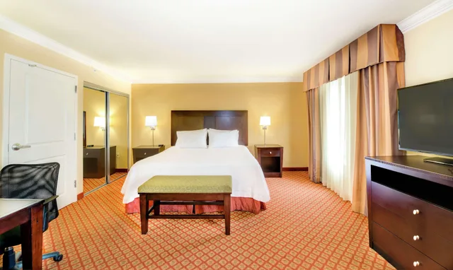 استوديو بسرير كينج مع أريكة بجاكوزي لذوي الإعاقة، Hampton Inn And Suites Scottsboro 1/4