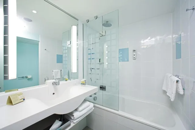 غرفة كلاسيكية عائلية بسرير مزدوج مع أريكة، NOVOTEL EDINBURGH CENTRE 3/5