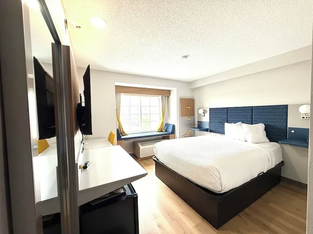 غرفة بسرير كوين، Microtel Inn Suites By Wyndham Sioux Falls 1/10