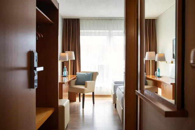 Economy, Queen Bed, ACHAT Hotel Frankfurt Maintal 6/6