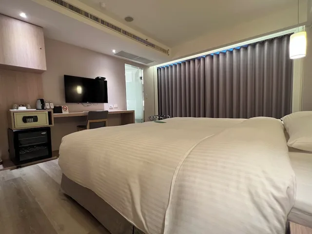 غرفة فاخرة بسرير كينج، Forward Hotel Taipei 2/4