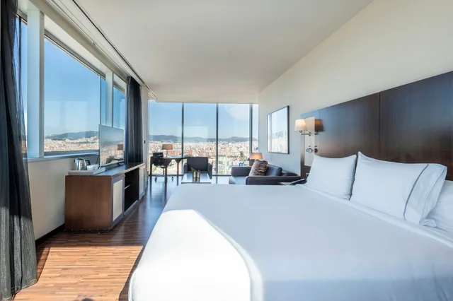 جناح، Leonardo Royal Hotel Barcelona Forum 1/4