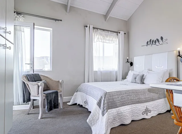 غرفة فاخرة بسرير كوين، 138 Marine Beachfront Guesthouse 1/5