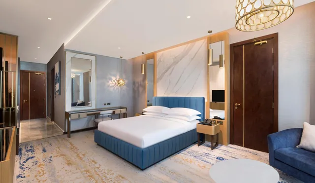 Premium, King Bed, Water View, Kitchenette, Velero Doha 1/10